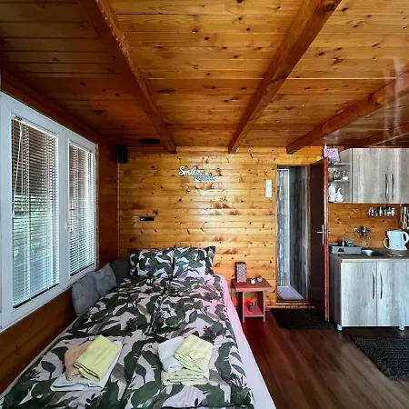 Kuca I Splav Na Reci Savi Holiday home *