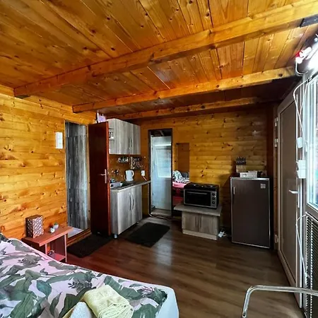 Kuca I Splav Na Reci Savi Holiday home *