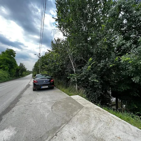 Kuca I Splav Na Reci Savi * Belgrade
